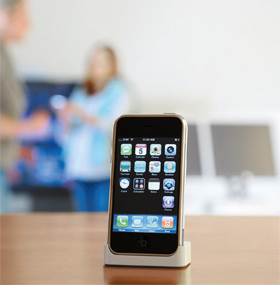 iPhone displays with liquid crystals inside light up in bright colors (photo)
