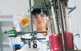 Research and development of Xirallic&reg; pigments in Onahama (photo)
