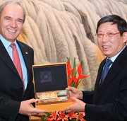 Merck is significantly expanding its R&D presence in China - the market of the future. (photo)