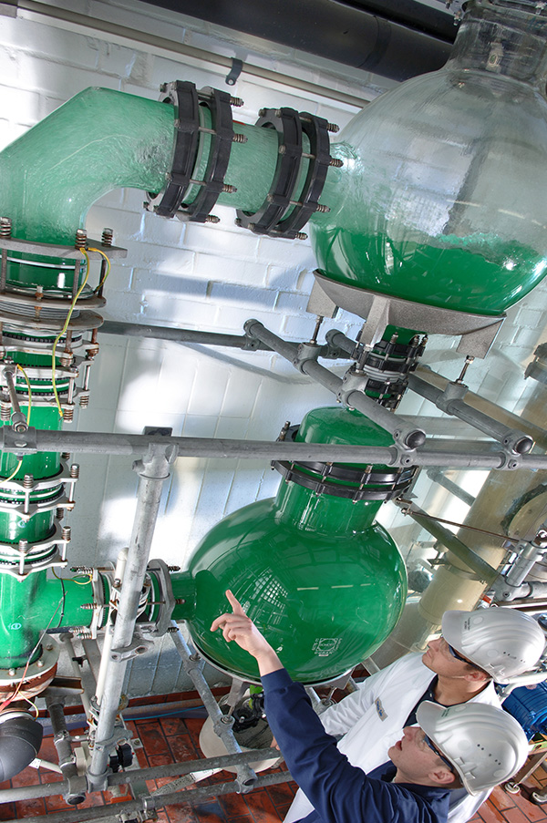 Process and plant safety | We identify improvement potentials for our process and plant safety by means of key indicators. (Picture)