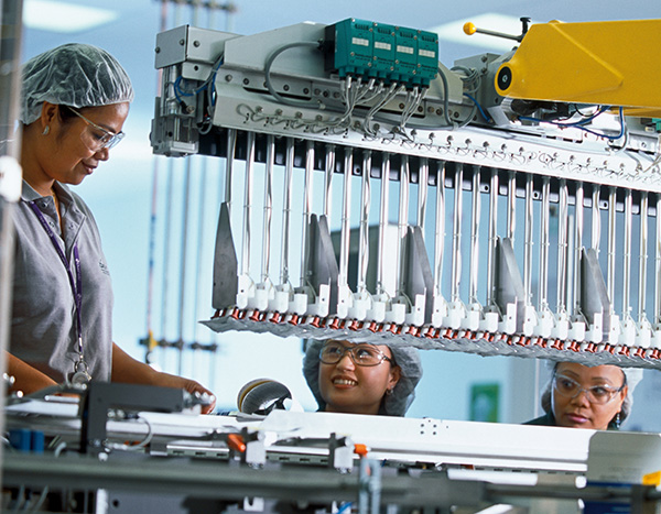 Packaging | Our packaging must be safe throughout the whole product life cycle. (Picture)