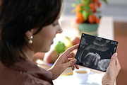 Work-life balance | Our employees at numerous sites can make use of parental leave. (Picture)